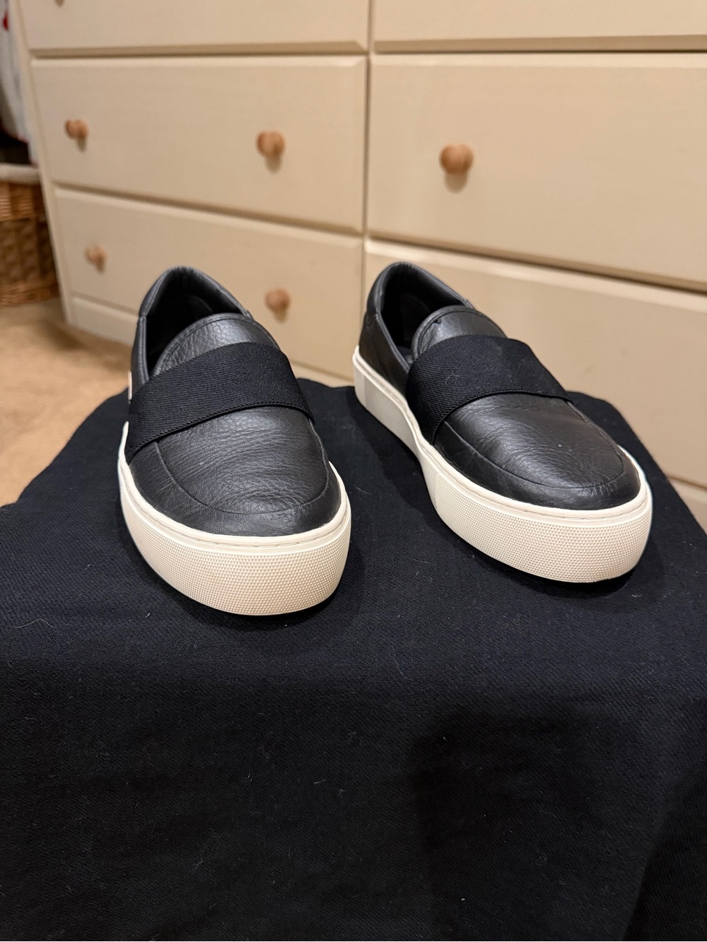 UGG Chayze Slip-On Platform Sneakers — Women’s Size 6 | Black